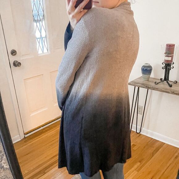 Barefoot Dreams Bamboo Chic Lite Ombré Calypso Wrap Cardigan - Picture 4 of 8